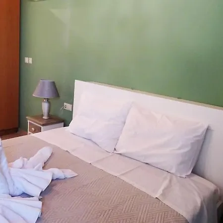 Nadia's House 1 אפאנטו